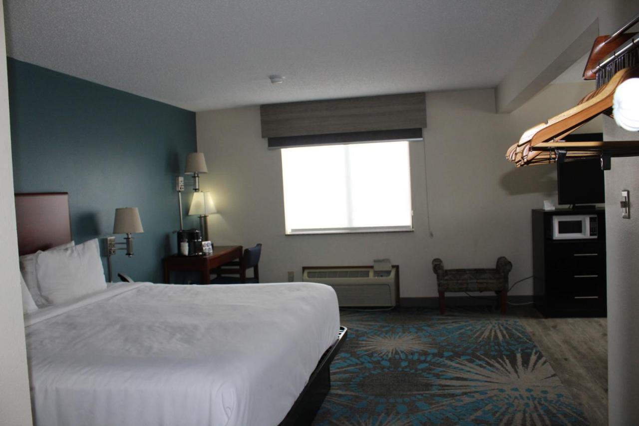 Reston Inn & Suites Spencer Exteriér fotografie