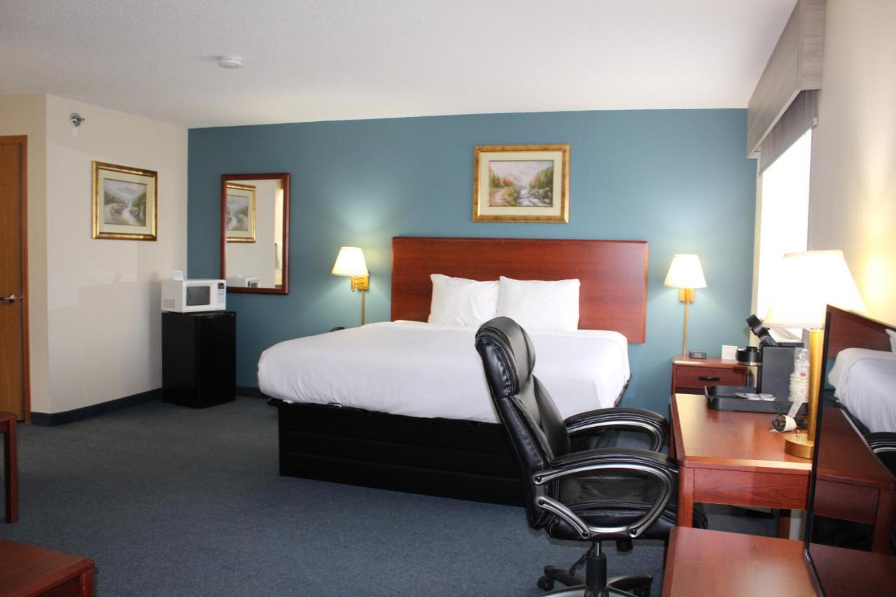 Reston Inn & Suites Spencer Exteriér fotografie