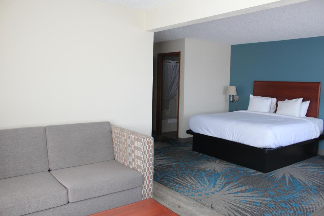 Reston Inn & Suites Spencer Exteriér fotografie