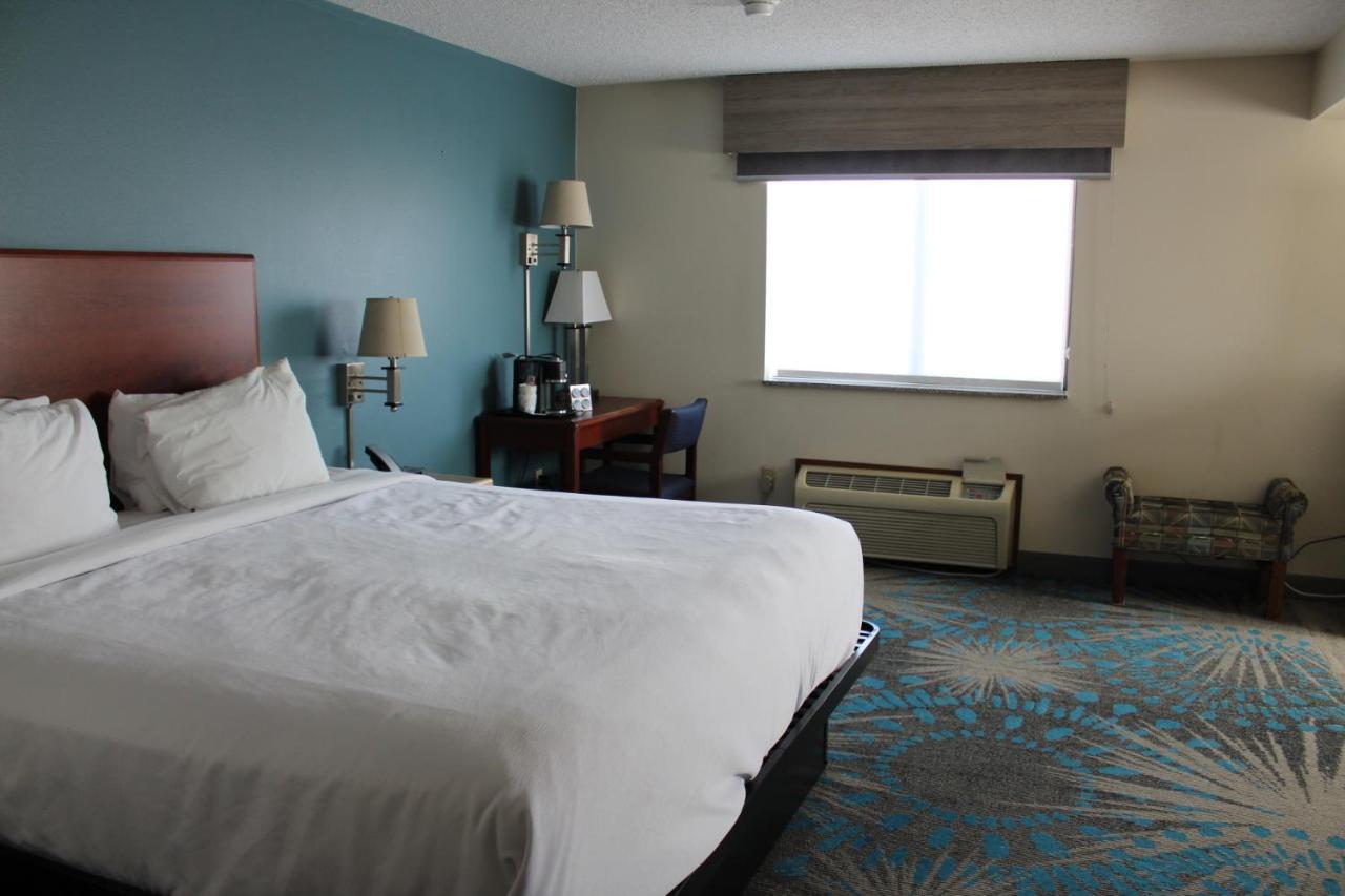 Reston Inn & Suites Spencer Exteriér fotografie