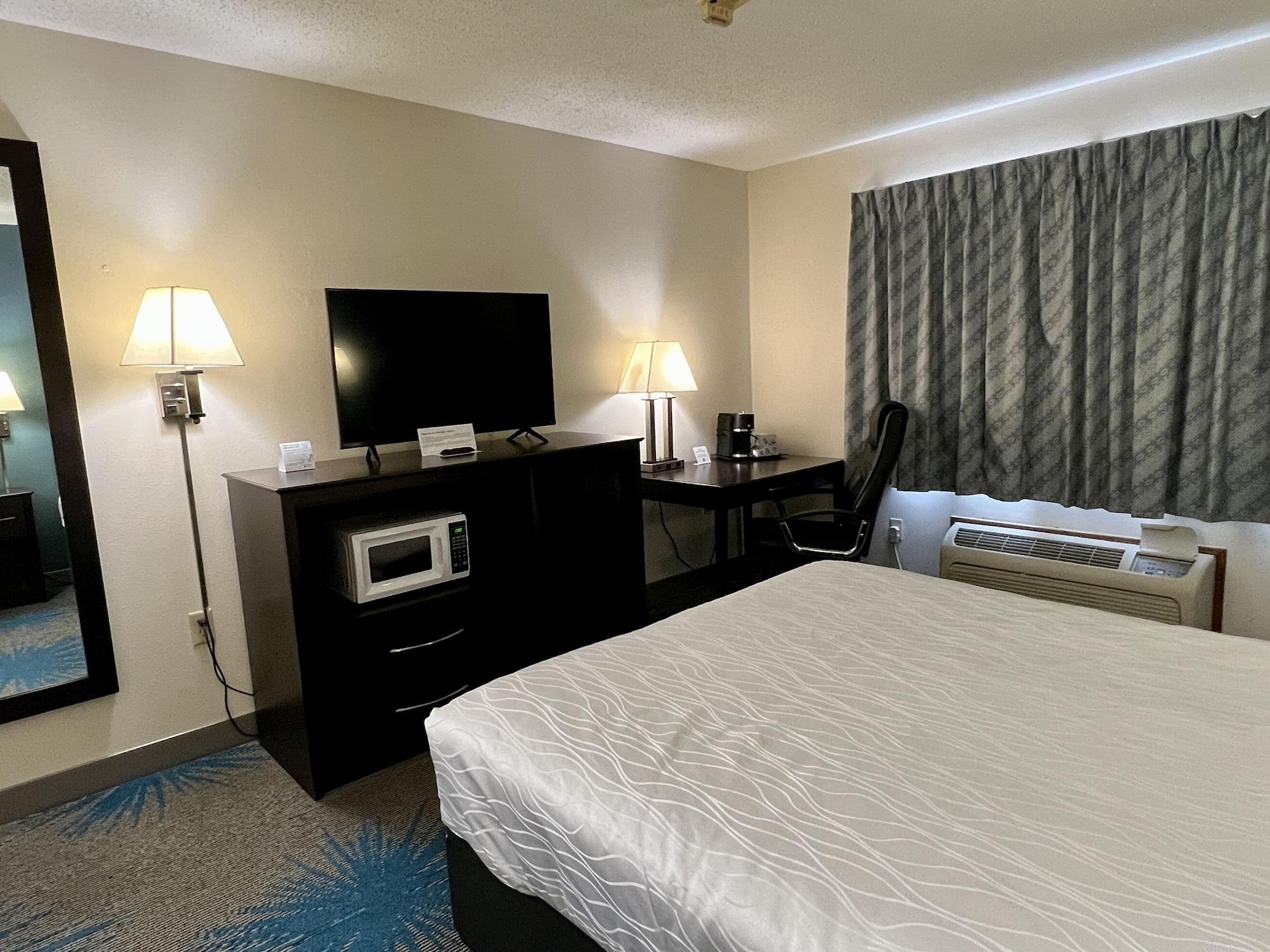 Reston Inn & Suites Spencer Exteriér fotografie