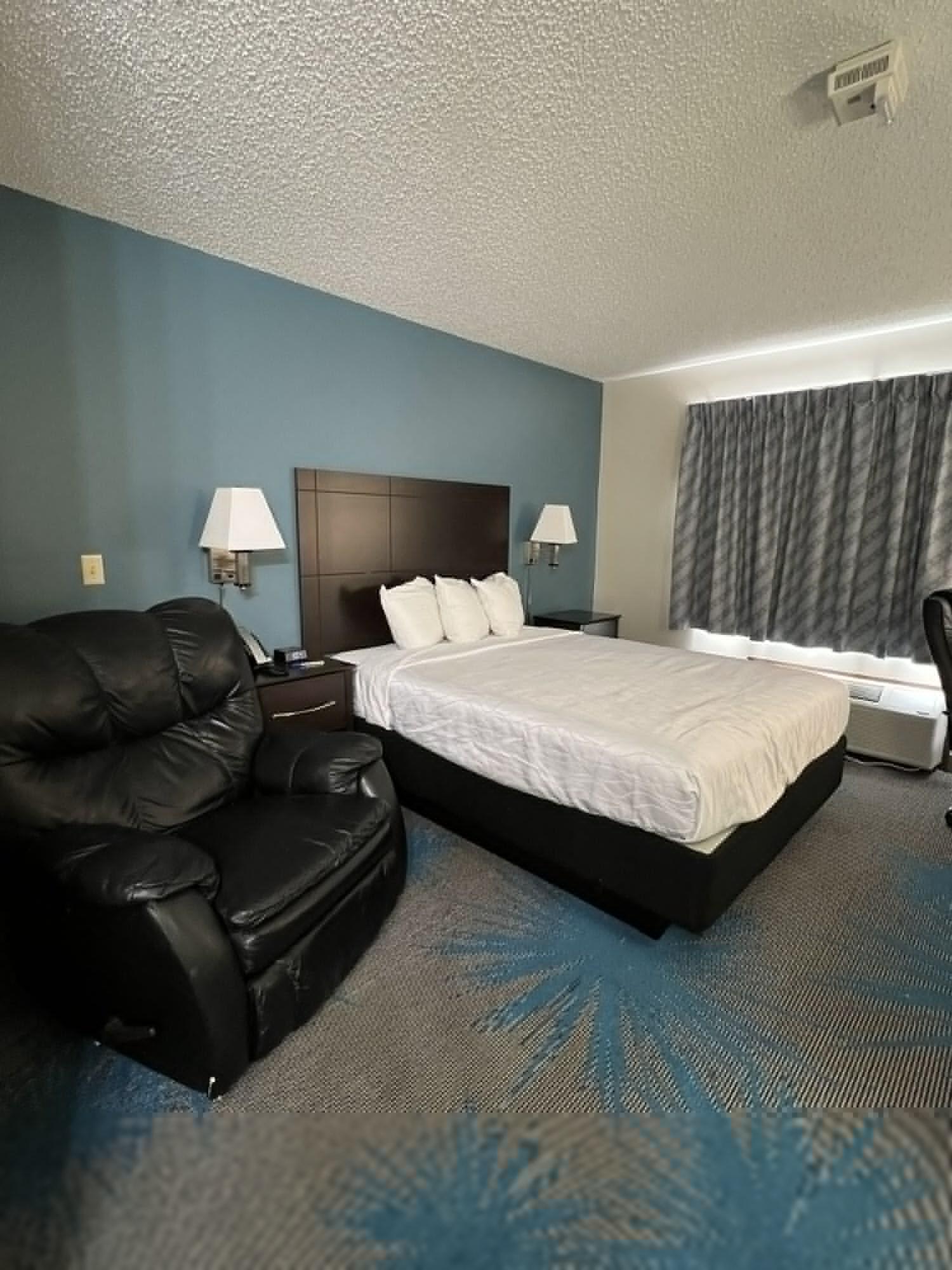 Reston Inn & Suites Spencer Exteriér fotografie